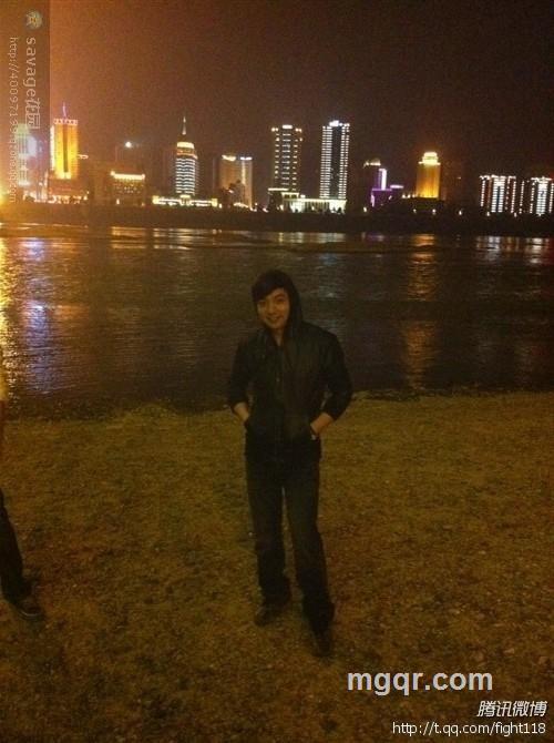 平淡且非凡的头像