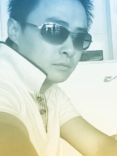 小姐~你踩我脚了的头像