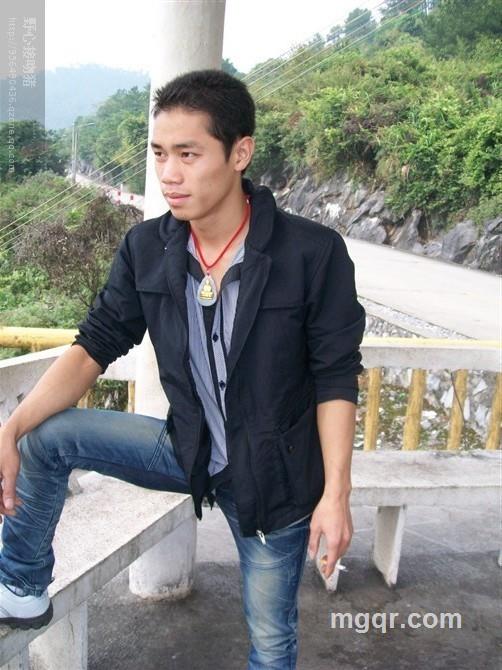 野心接吻猪的头像