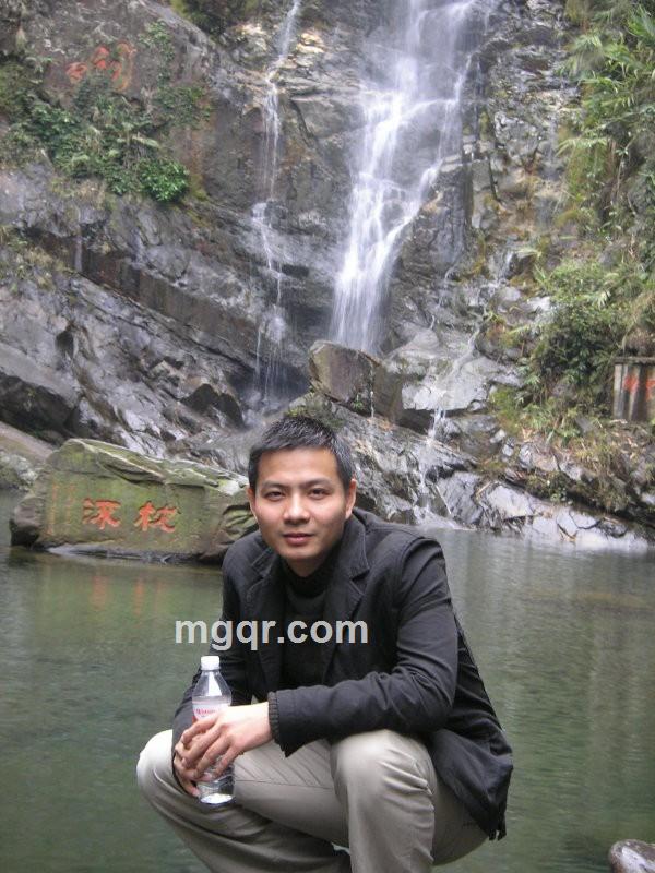 爱爱爱谁的头像