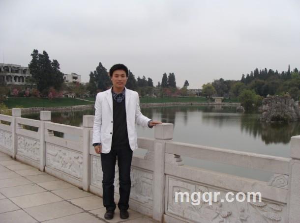 低调的时尚的头像