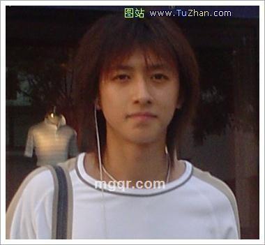 想入非非々的头像