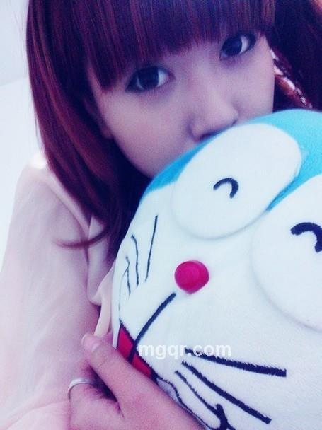 路灯下的小剩女的头像