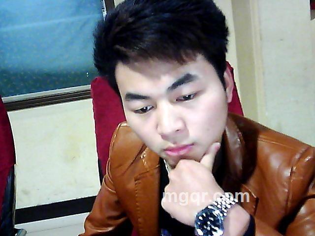 孤独一人在海边的头像