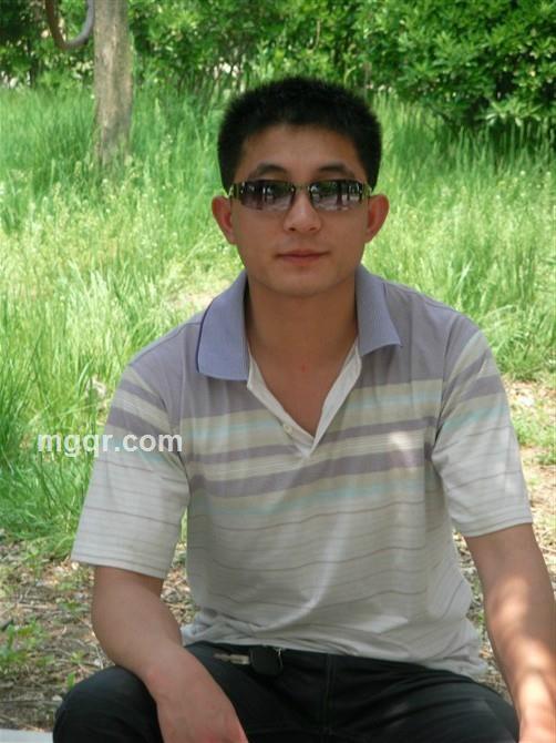 只是太年幼的头像