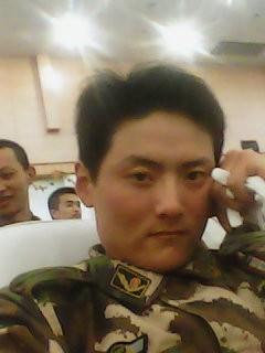 ；军中绿花；的头像