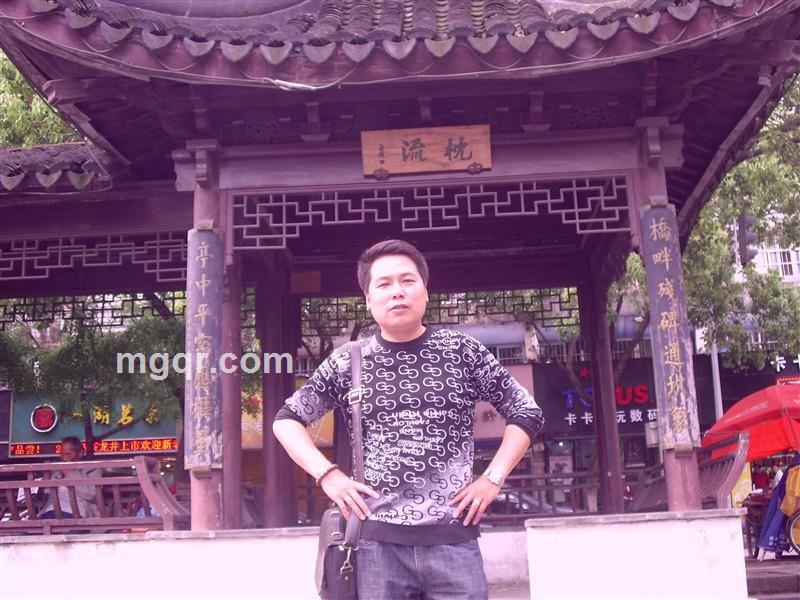 和宝马赛跑的头像