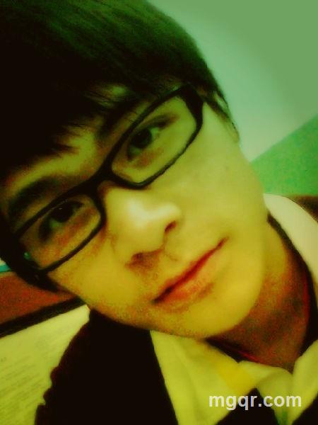 ら 半瞳丶的头像