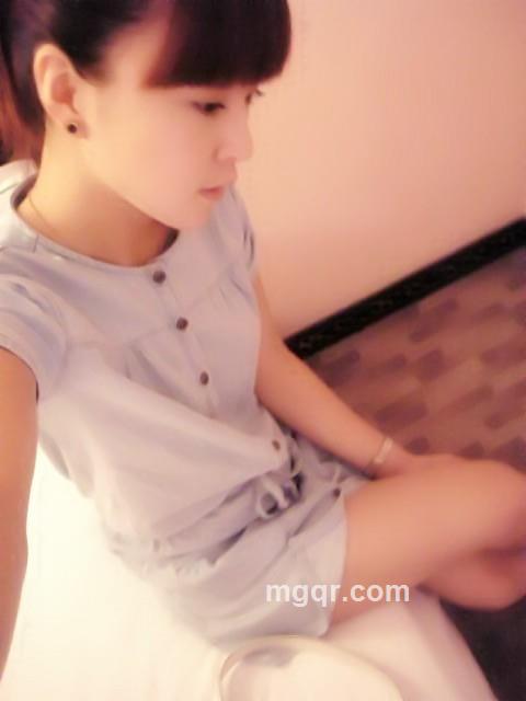 微笑背后的凄凉的头像