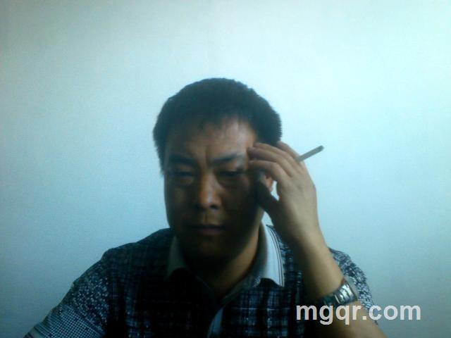 板凳桌子都是木头的头像