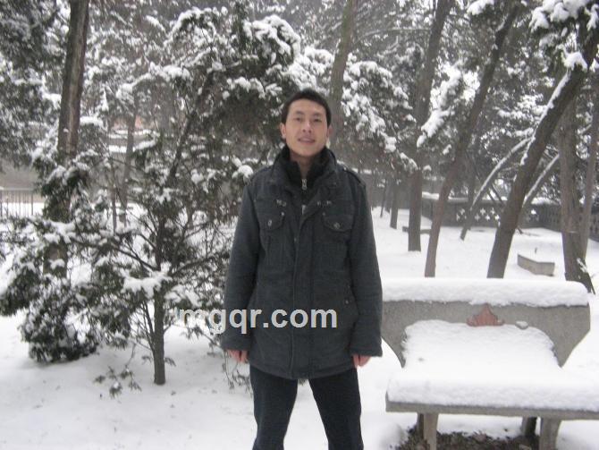 激情燃烧中的男人的头像