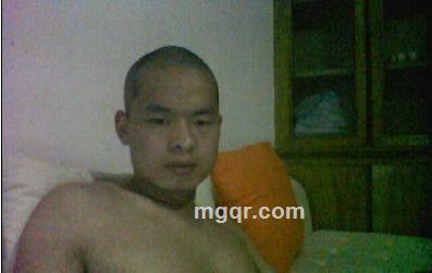 没有情人**相信爱情.的头像