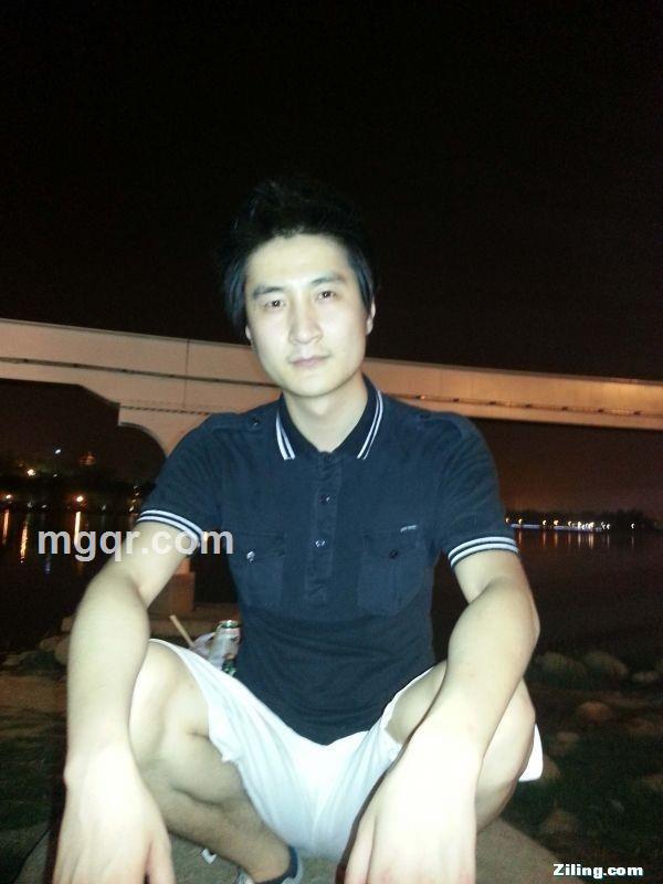 三三是小名的头像