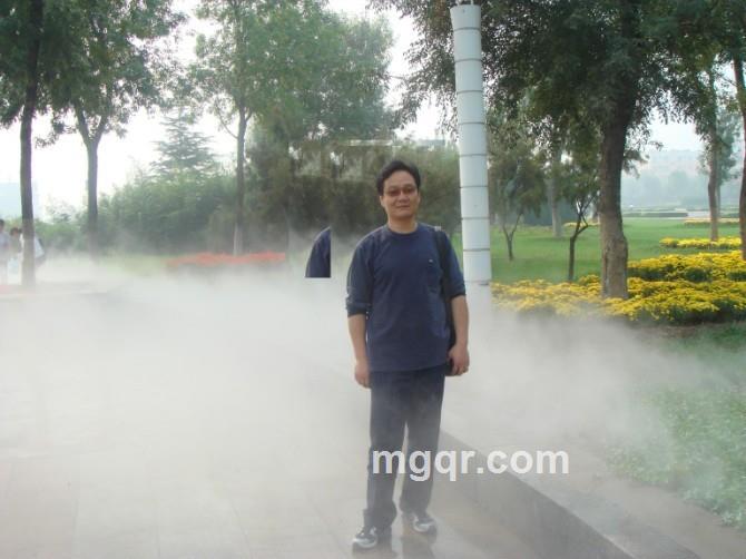 中年雅士的头像