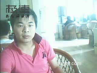 被艺术搞的人的头像