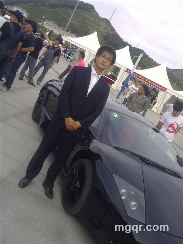 面对面吃面的头像