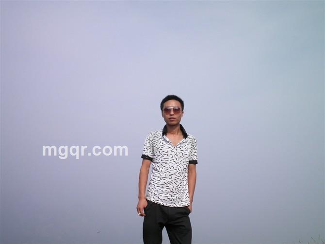 深夜在寂寞中度过的头像