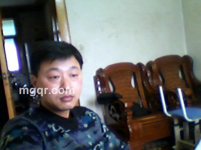 牵手雨中散步的头像