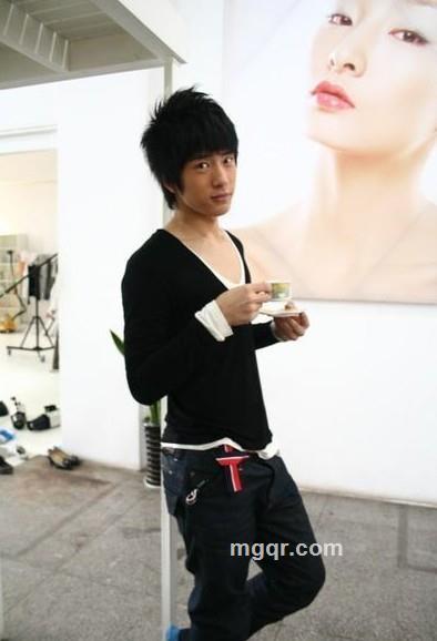 天为谁亮的头像