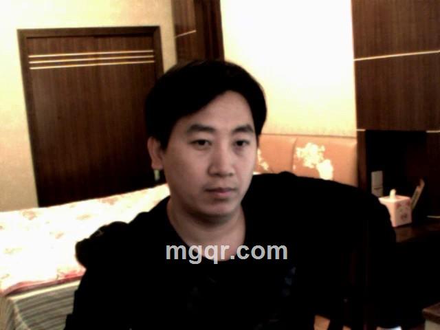 男人一支花的头像