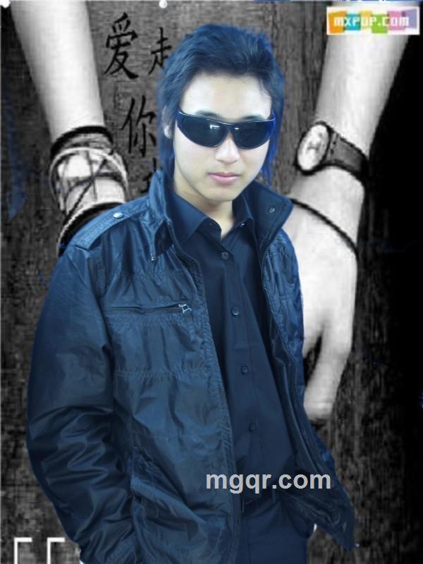 Q灰色天空的头像