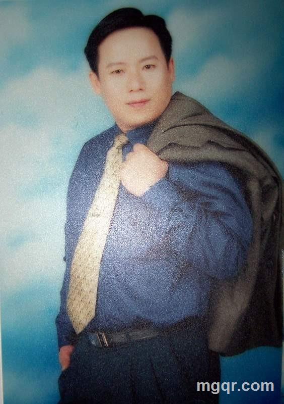 不一样的男子的头像