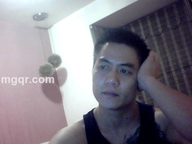 成熟v4男人的头像