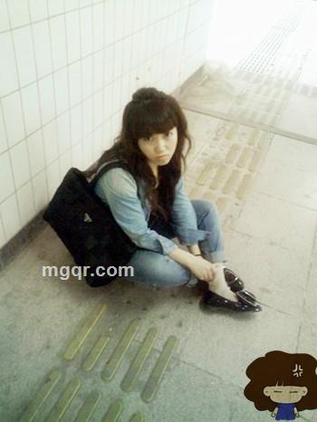 胸小的女人的头像