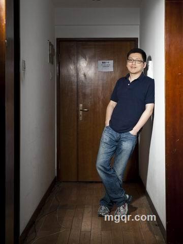 一只大黄蜂的头像