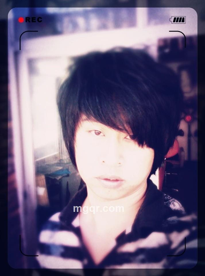 小伙挺硬实的头像