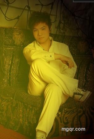 呐！小眼神的头像