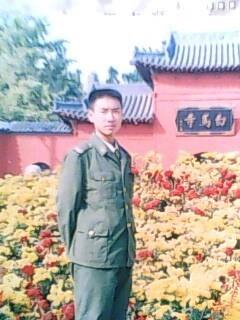 心里有灰尘的头像