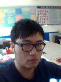 镜子里的傻瓜的头像