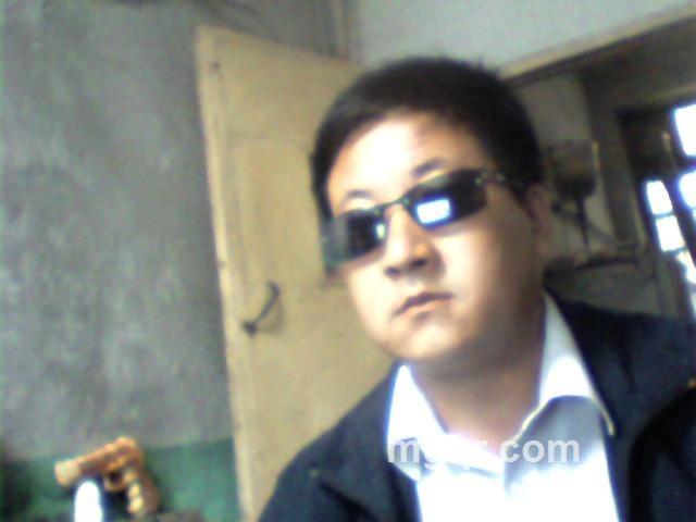 夜里要人陪的头像