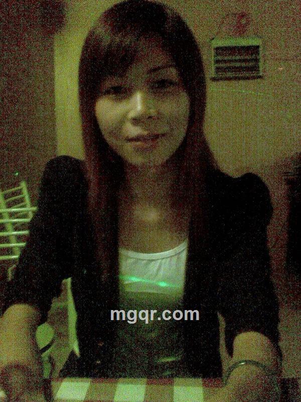 黑色烟熏妆的头像