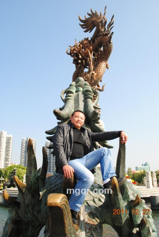 一片飘落的枫叶的头像