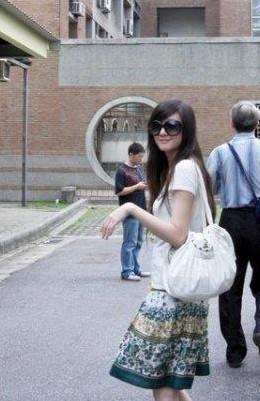 棺材好闷的头像