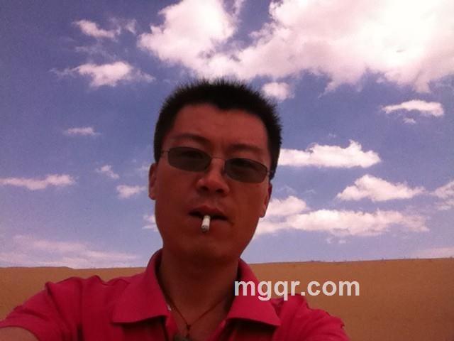 yigerenzouzhe的头像