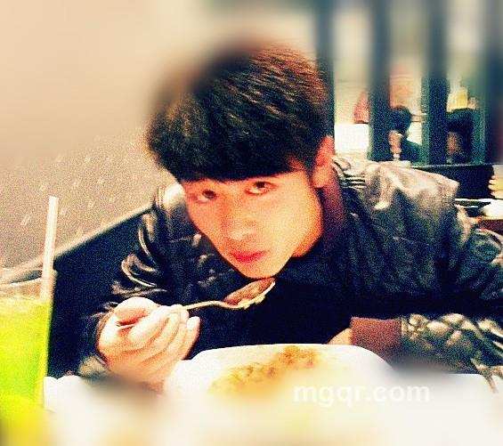 素质小伙的头像