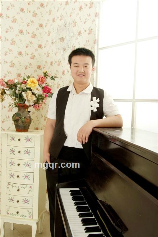 双手乱摸的头像