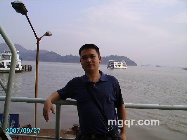 水中石头的头像