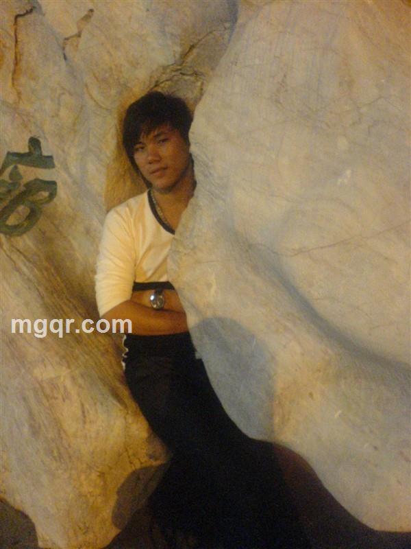 夜晚很该寂寞的头像