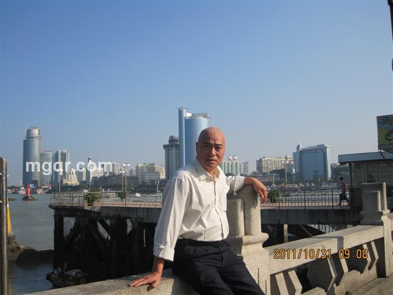 白头老翁的头像