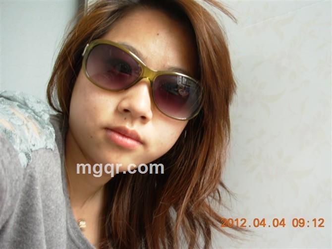 爱幻想的女孩的头像