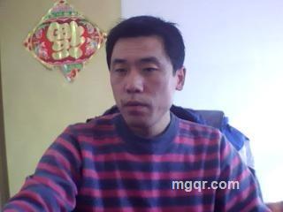 冷风中的男子的头像