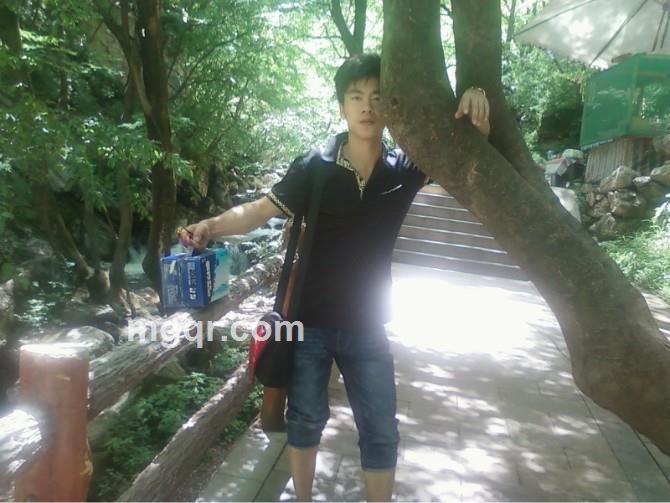 半杯苦咖啡的头像