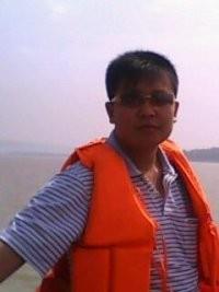 女生**肩膀往我这靠的头像