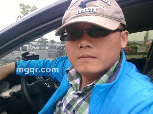 哈市独居单身男人的头像