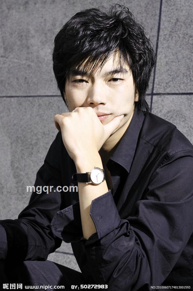 开心却寂寞的头像