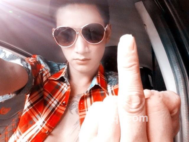 .孤独的风中一匹狼